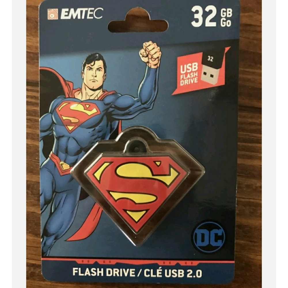 SUPERMAN 32 GB USB Flash Drive 2.0 Emtec New